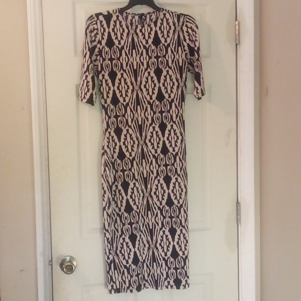 Half sleeve black and Carmel snug fit dress